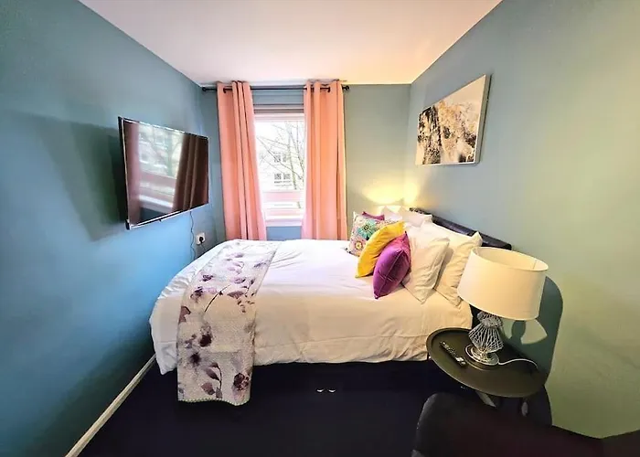 Διαμέρισμα Lovely 3 Bedroom By Sensational Short Lets & Service With 6 Beds *