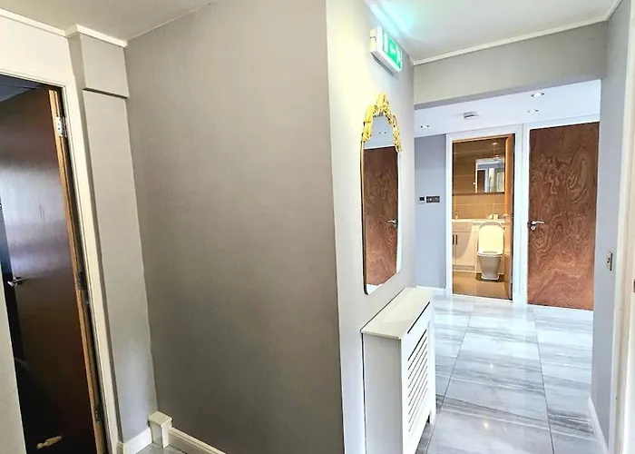 Lovely 3 Bedroom By Sensational Short Lets & Service With 6 Beds Εδιμβούργο