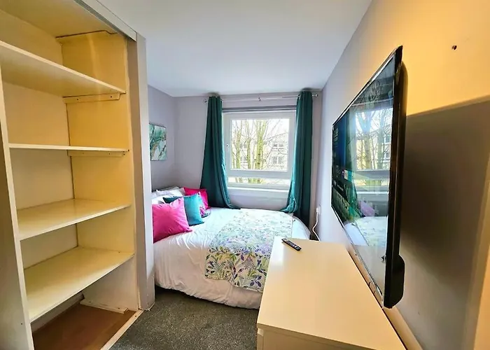 Lovely 3 Bedroom By Sensational Short Lets & Service With 6 Beds Appartement