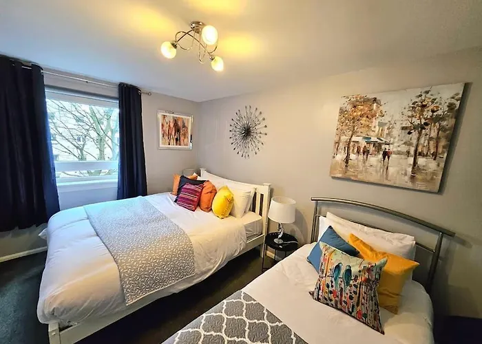 Lovely 3 Bedroom By Sensational Short Lets & Service With 6 Beds Appartement