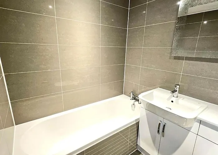 Διαμέρισμα Lovely 3 Bedroom By Sensational Short Lets & Service With 6 Beds