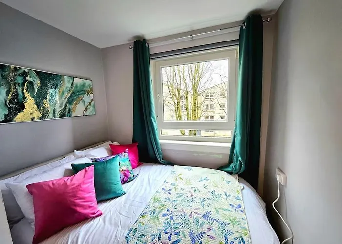 Διαμέρισμα Lovely 3 Bedroom By Sensational Short Lets & Service With 6 Beds *