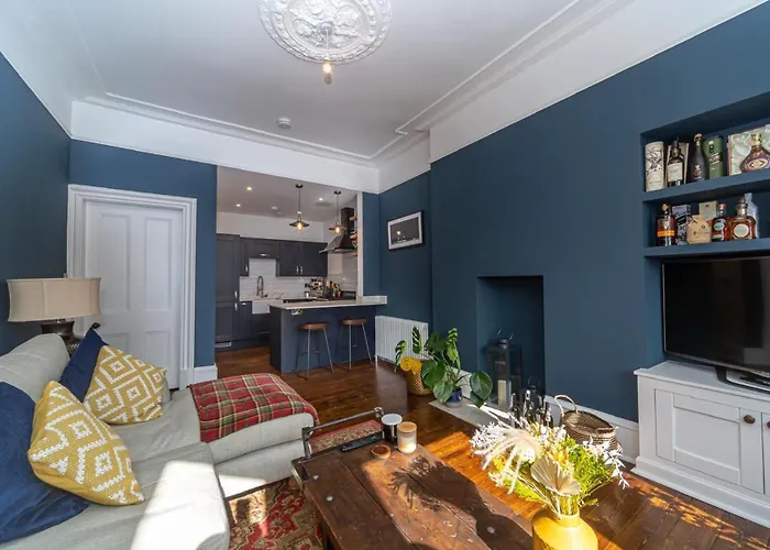 Montgomery Large 2 Bedroom Flat - 5 Mins Walk To Centre Edinburgh