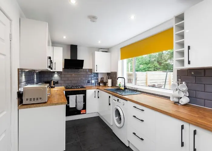 Hotel Stylish 3 Bed Abode - Parking And Garden