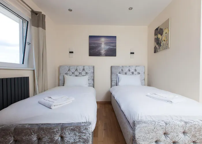 Apartment Luxe Arthurs Seat View Townhouse With Hot Tub