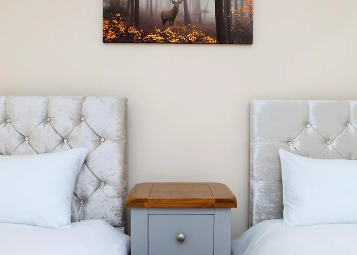 Luxe Arthurs Seat View Townhouse With Hot Tub * Edinburgh