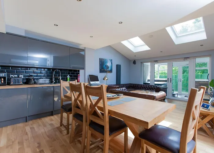 Luxe Arthurs Seat View Townhouse With Hot Tub Apartment