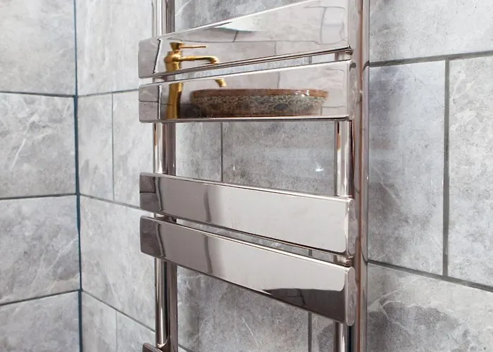 Apartment Luxe Arthurs Seat View Townhouse With Hot Tub Edinburgh