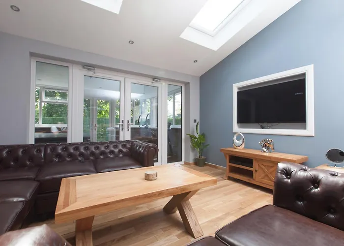 Luxe Arthurs Seat View Townhouse With Hot Tub Apartment Edinburgh