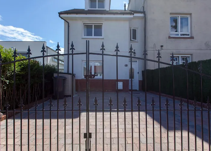 Luxe Arthurs Seat View Townhouse With Hot Tub Apartment