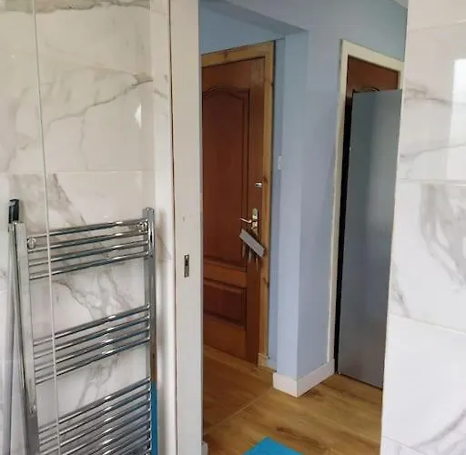 Privatunterkunft Double Ensuite Room, 1-minute Walk To Bus Stop Edinburgh