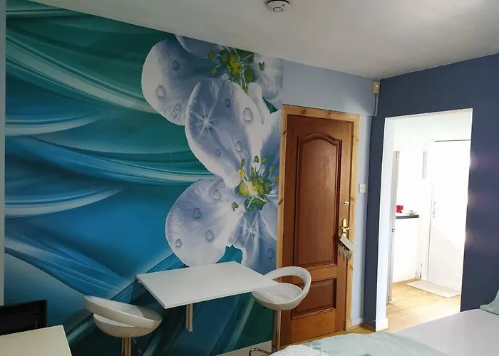 Privatunterkunft Double Ensuite Room, 1-minute Walk To Bus Stop *