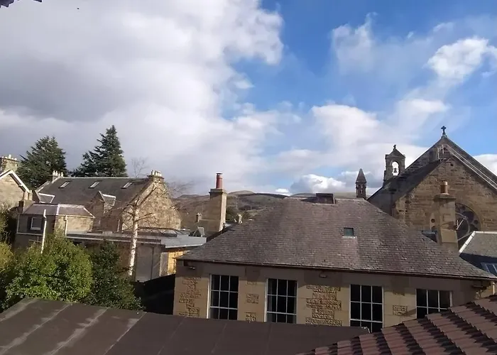 Double Ensuite Room, 1-minute Walk To Bus Stop Privatunterkunft Edinburgh