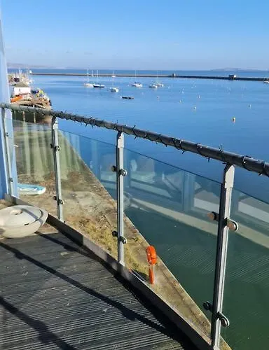 Calming Sea View דירה