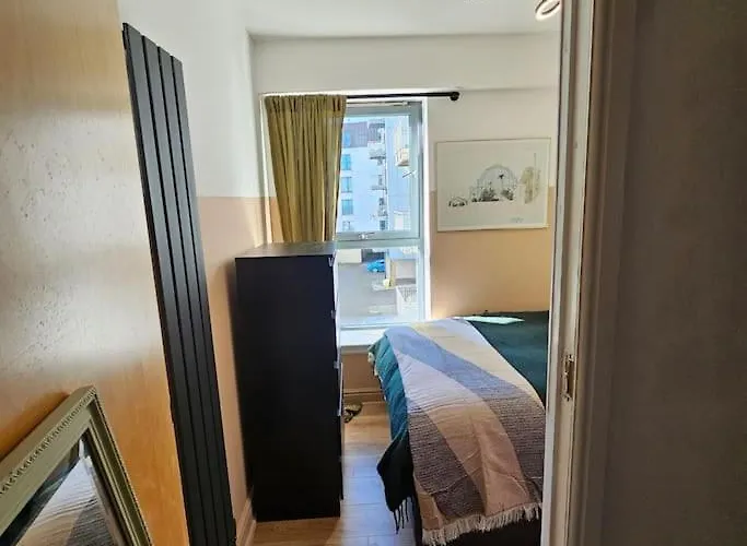 דירה Calming Sea View אדינבורו