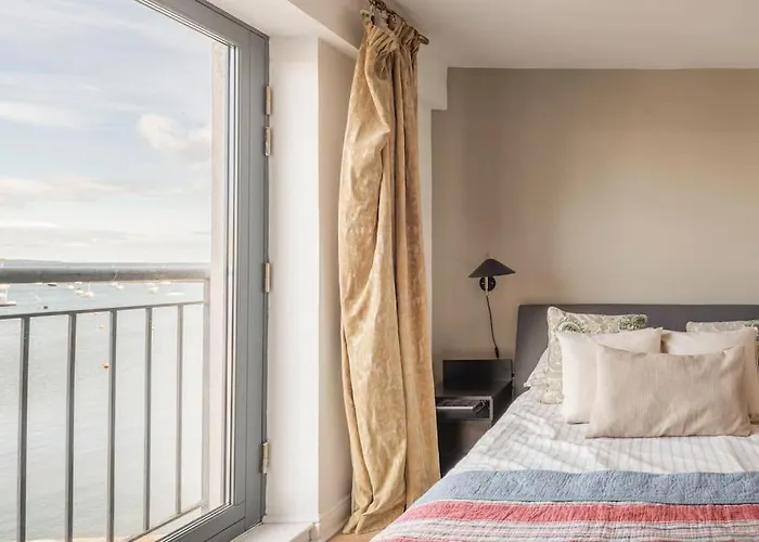 Calming Sea View דירה