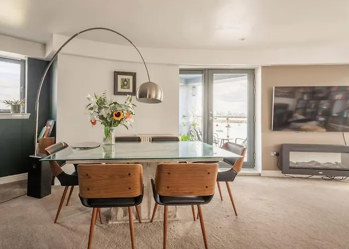 דירה Calming Sea View אדינבורו