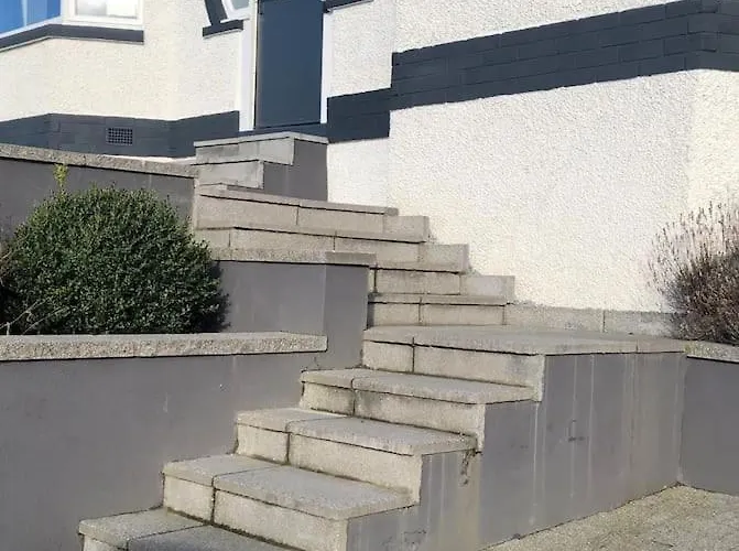 Kaimes Kip: Stylish Five Bedroom Дом отдыха *