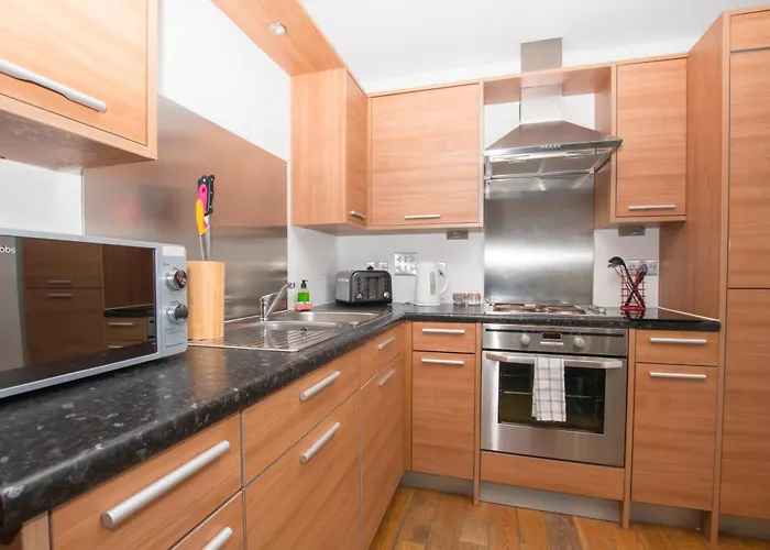 Blue Harbour Daire Edinburgh