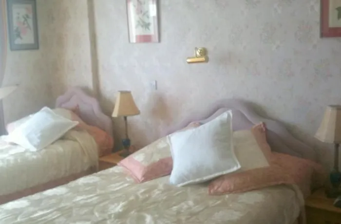 Almond House * אדינבורו