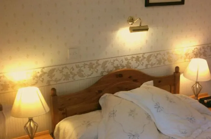 Almond House לינה וארוחת בוקר אדינבורו