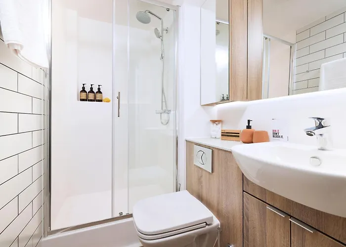 Apartman Joivy At Iona Street - Adults Only *