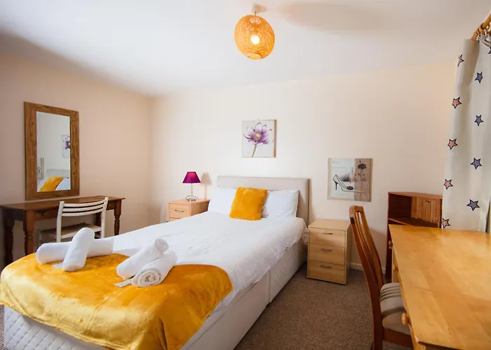 Fab Arthur Seat Views, Old Town Apartment