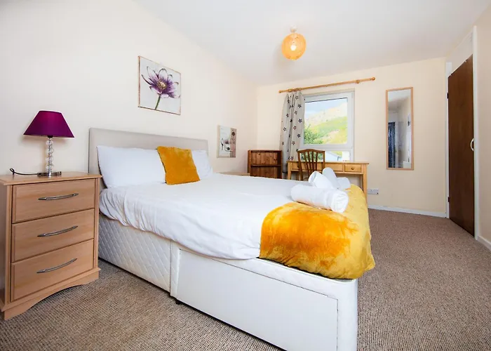 Fab Arthur Seat Views, Old Town Apartment Edinburgh