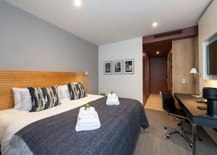 派克斯爱丁堡城市酒店 酒店 4*