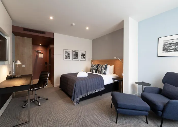 Apex Of 4* Edinburgh