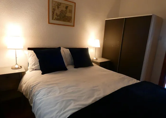 Apartment 2-bed Flat In *