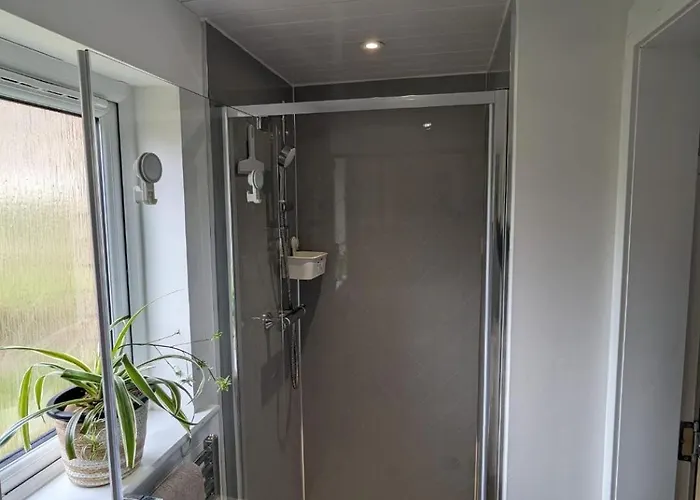Alloggio in famiglia En-suite Double With Private Entrance *
