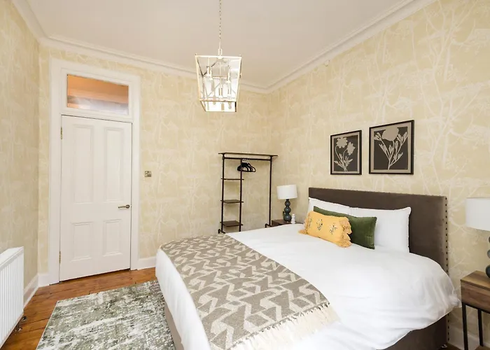 Joivy Stylish Flat Near Calton Hill Edinburgh