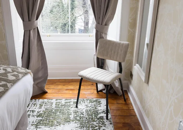 Apartment Joivy Stylish Flat Near Calton Hill Edinburgh