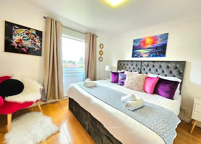 דירה 3 Bed House With 6 Beds By Sensational