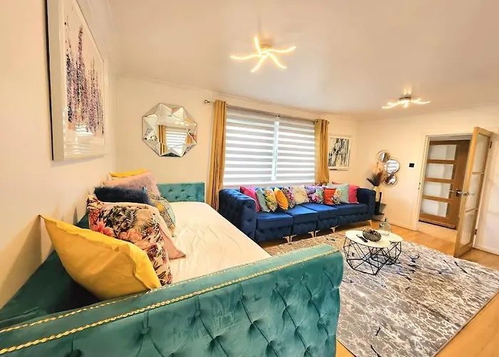 3 Bed House With 6 Beds By Sensational