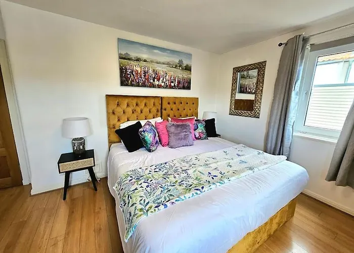 شقة 3 Bed House With 6 Beds By Sensational *