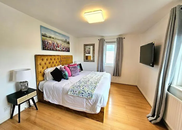 3 Bed House With 6 Beds By Sensational