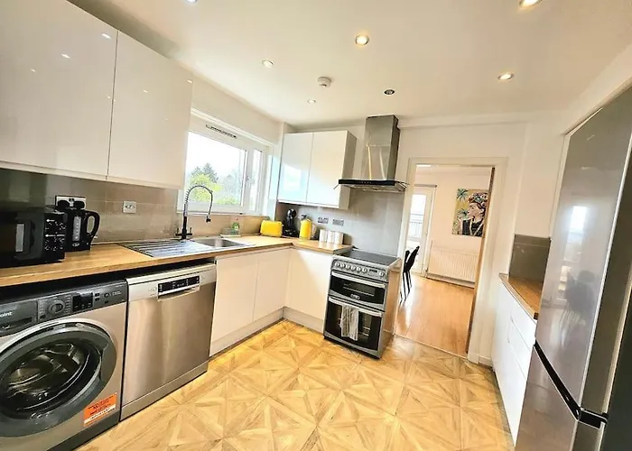 3 Bed House With 6 Beds By Sensational