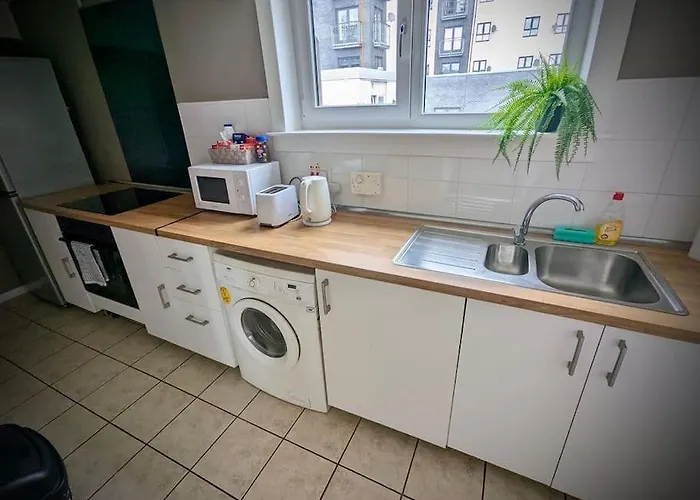 Cosy 2-bedroom House In Leith Lejlighed