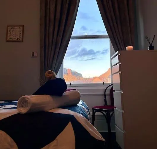 Edinburghs Arthurs Seat View * אדינבורו