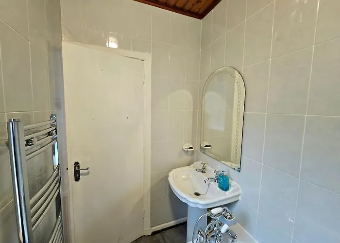 Апартаменты Craigietinny Road Apartment- 3 Beds *