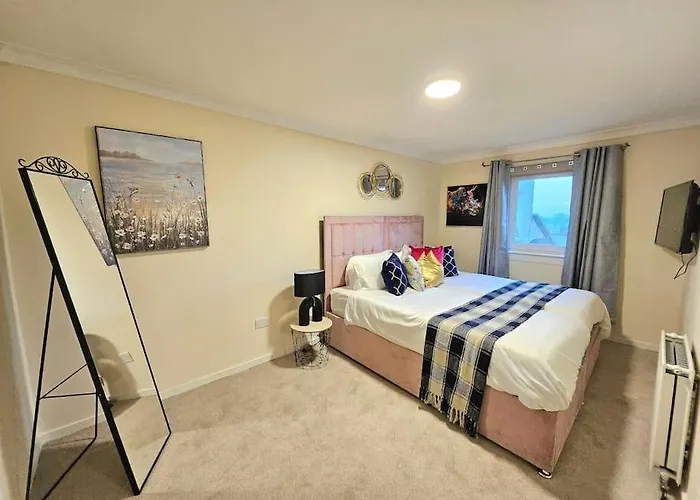 Daire 4 Bed House With 6 Beds Edinburgh