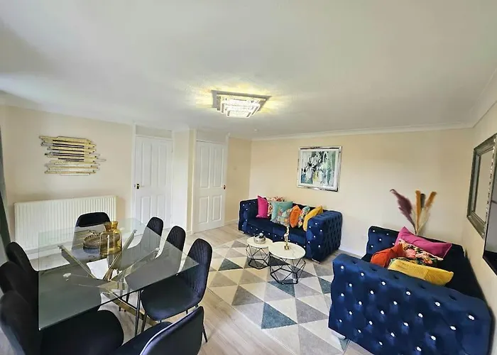 4 Bed House With 6 Beds