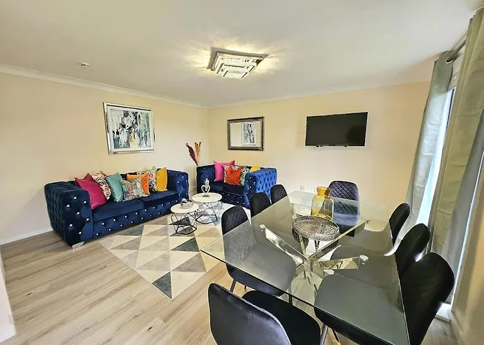 4 Bed House With 6 Beds