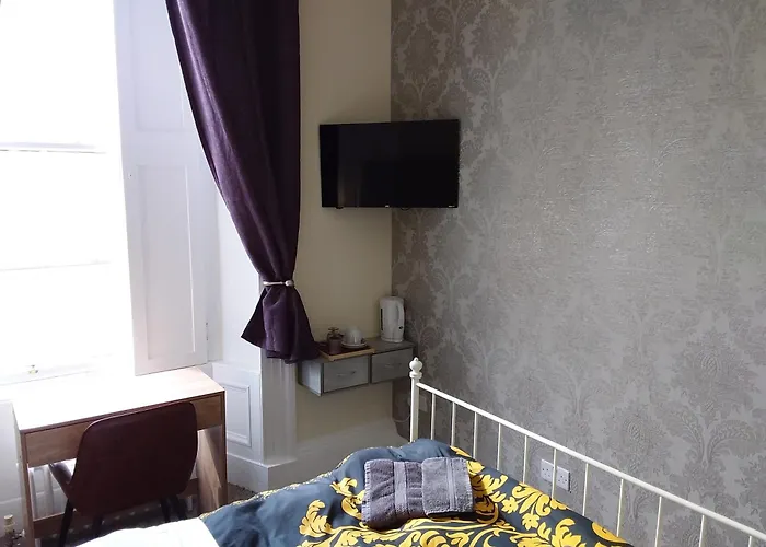 Ivy- Braveheart 3* Edinburgh