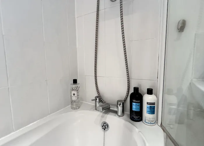 Arthurs Penthouse - Central Leith Walk 2-storey - Free Parking & Fast Wifi Apartment