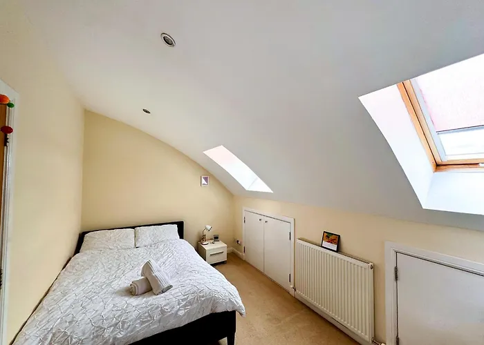 Apartment Arthurs Penthouse - Central Leith Walk 2-storey - Free Parking & Fast Wifi *