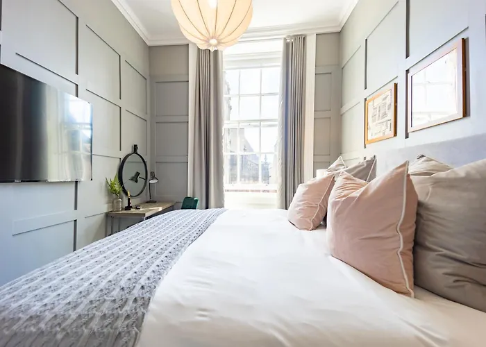 No1 - George Iv Bridge 公寓 *