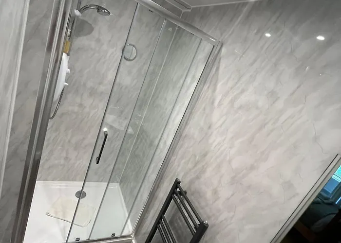 The Broughton Road إدنبرة